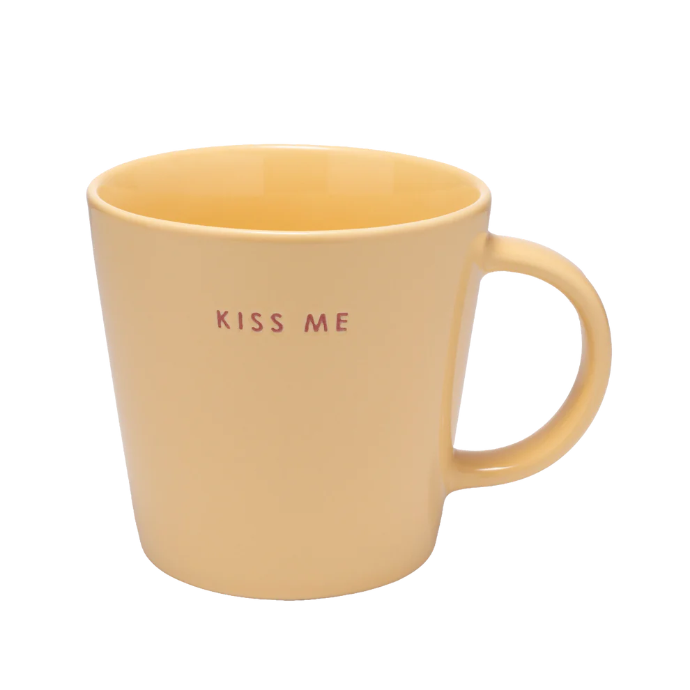 ‘Kiss Me’ Light Yellow Tea Mug