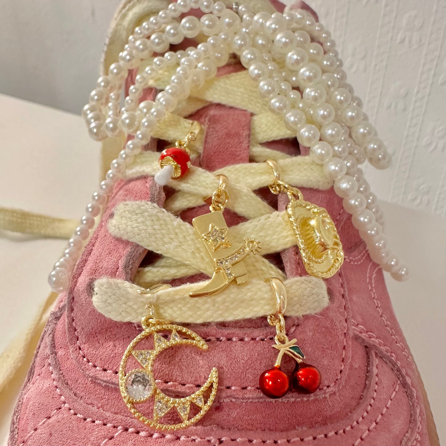 Pearl Bow Shoe Charm