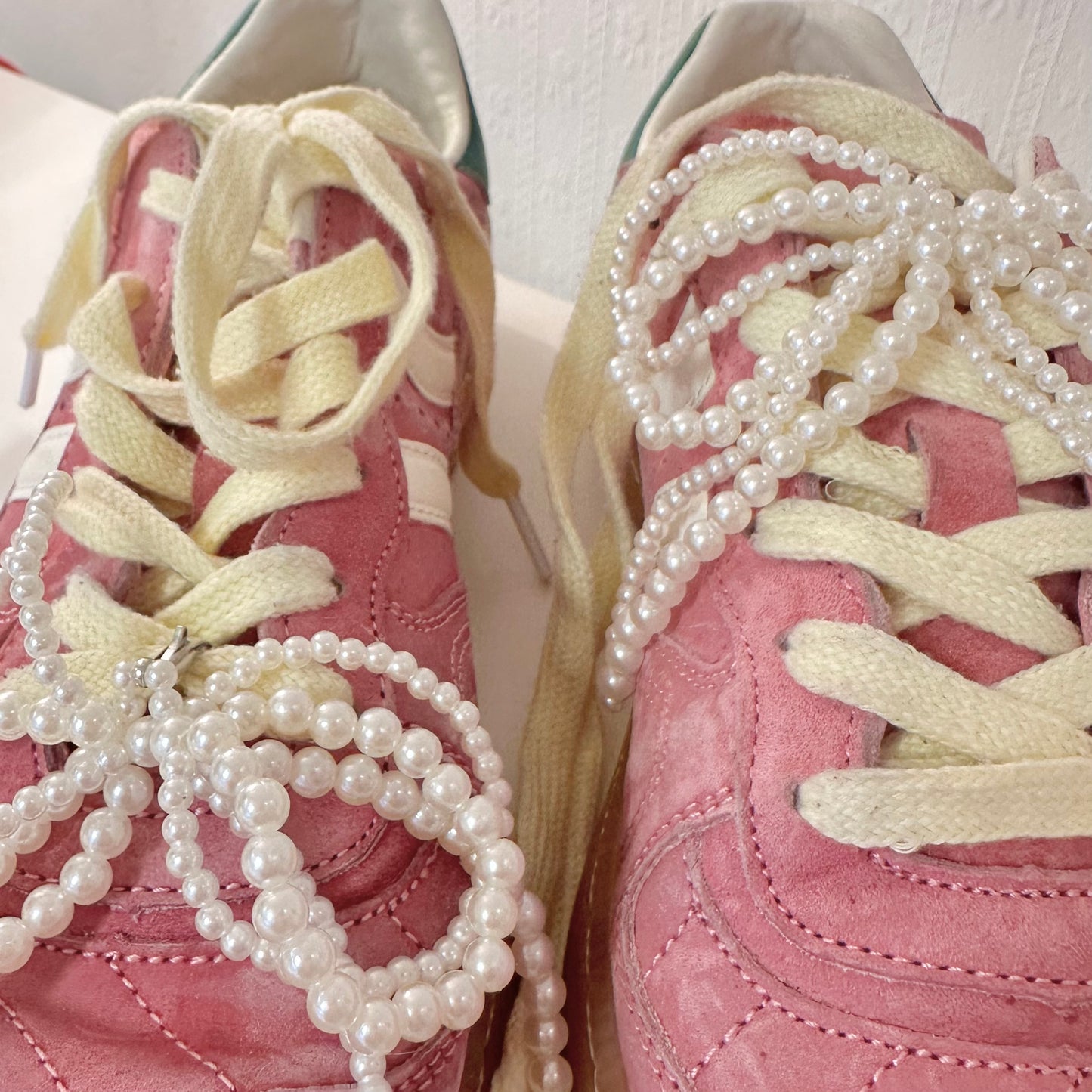 Pearl Bow Shoe Charm