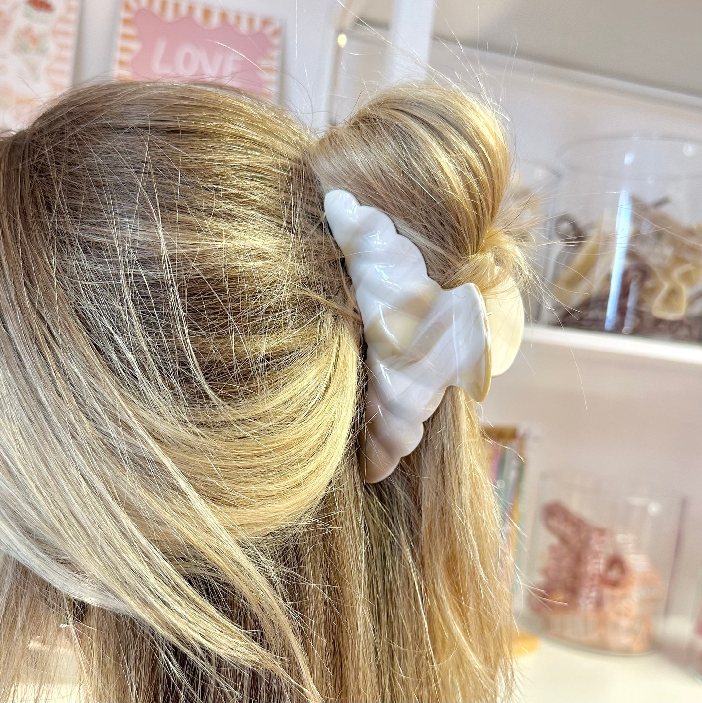 Creamy White Stripe Resin Claw Clip