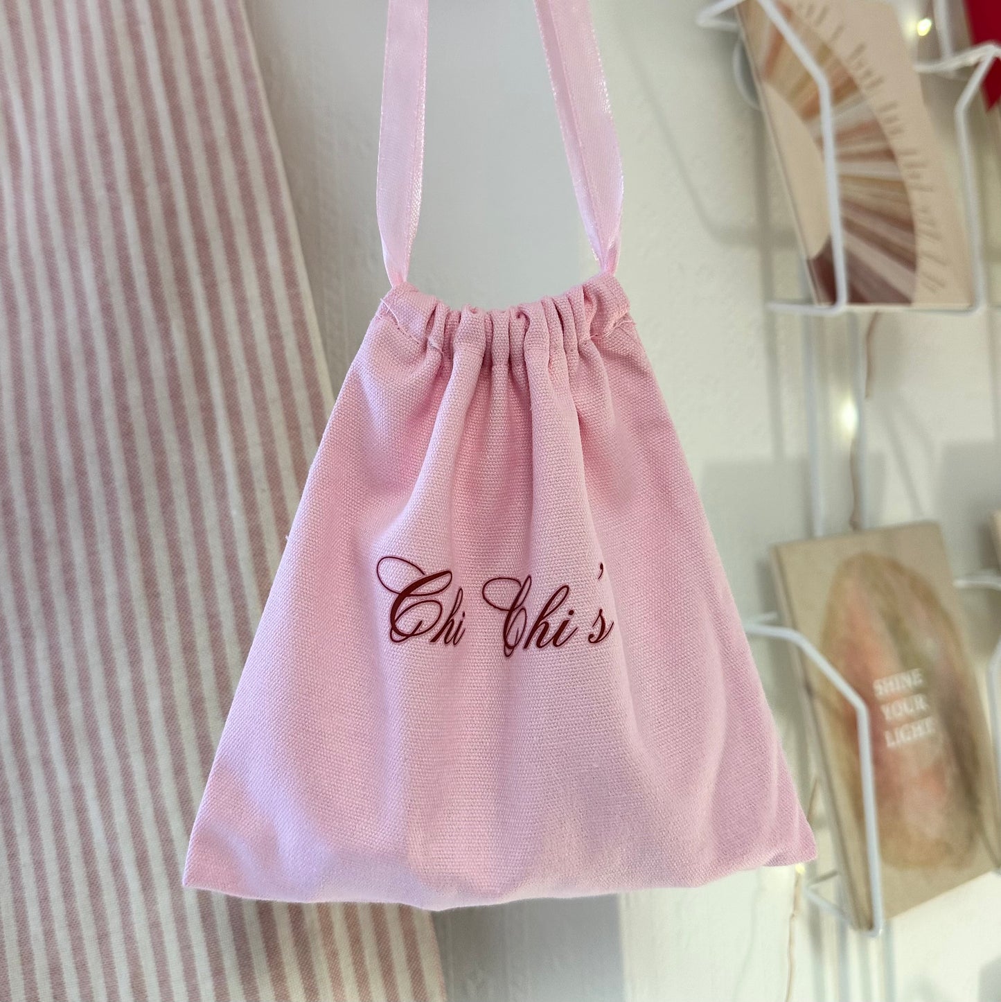 💋 Chi Chi’s Christmas Drawstring Gift Bag 🩷