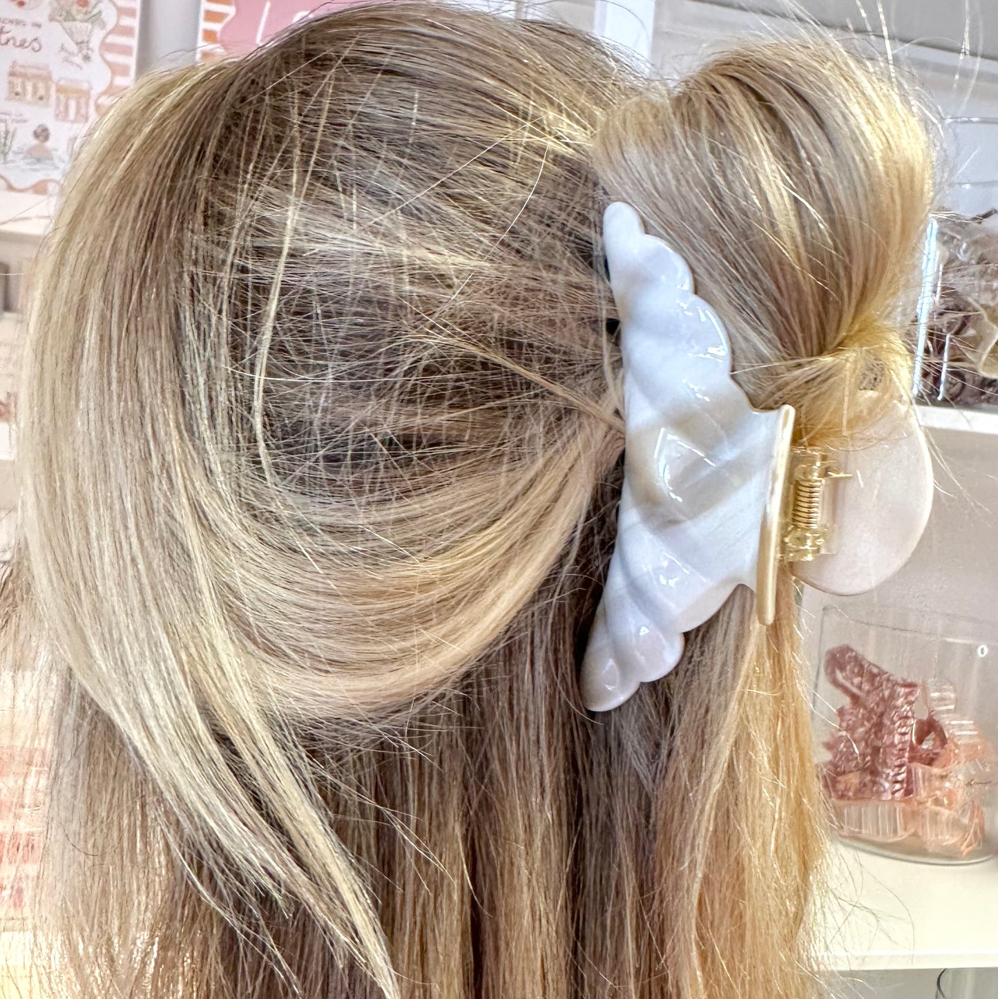 Creamy White Stripe Resin Claw Clip