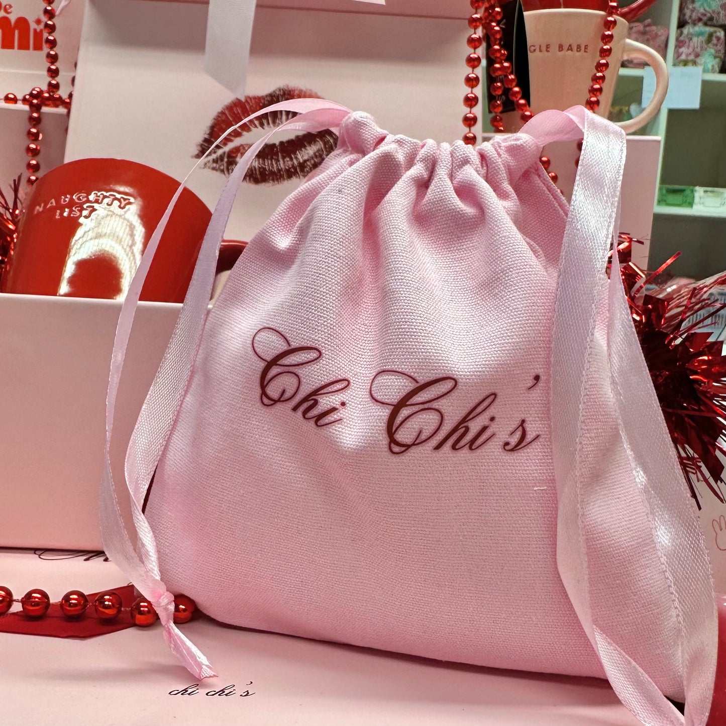 💋 Chi Chi’s Christmas Drawstring Gift Bag 🩷