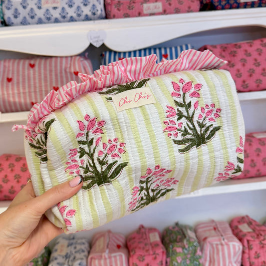🩷 NEW 🩷 Pink Frill Large Washbag (2 colourways)