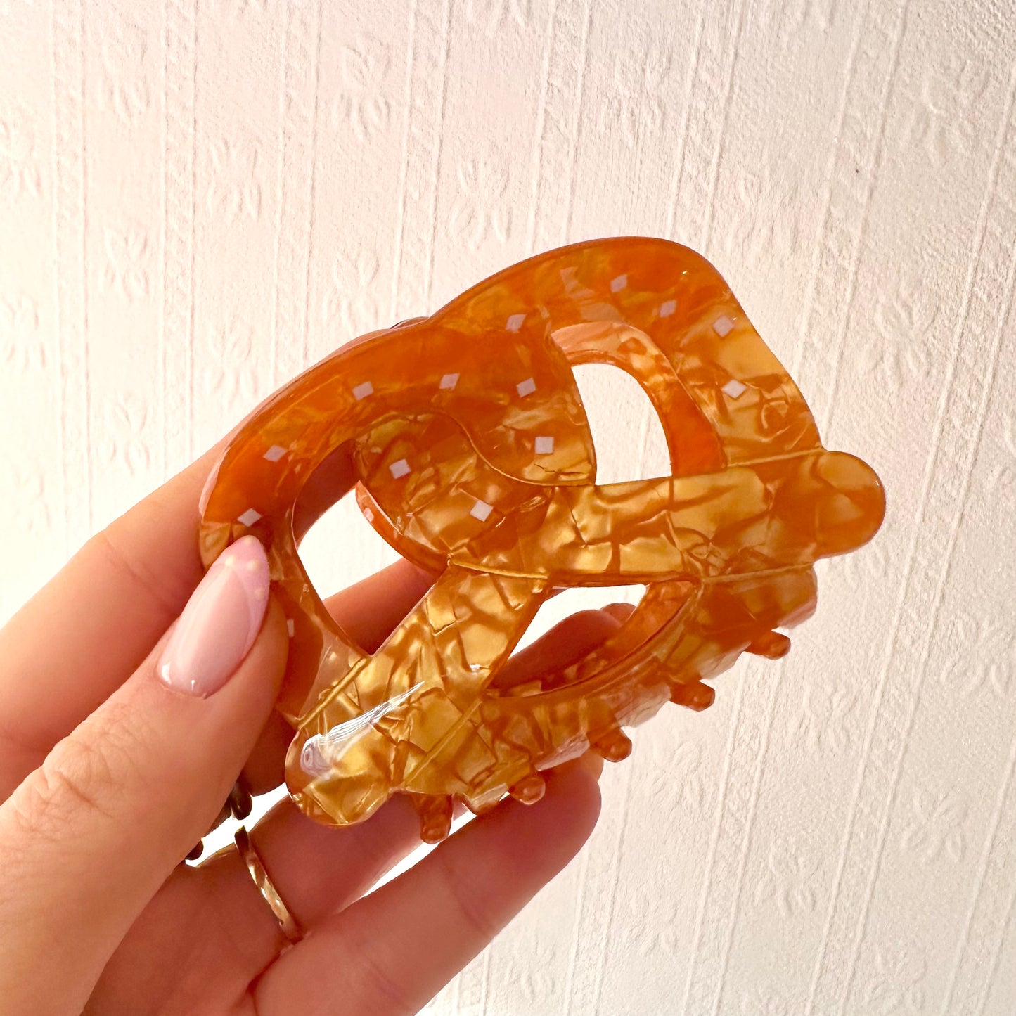 Pretzel Claw Clip