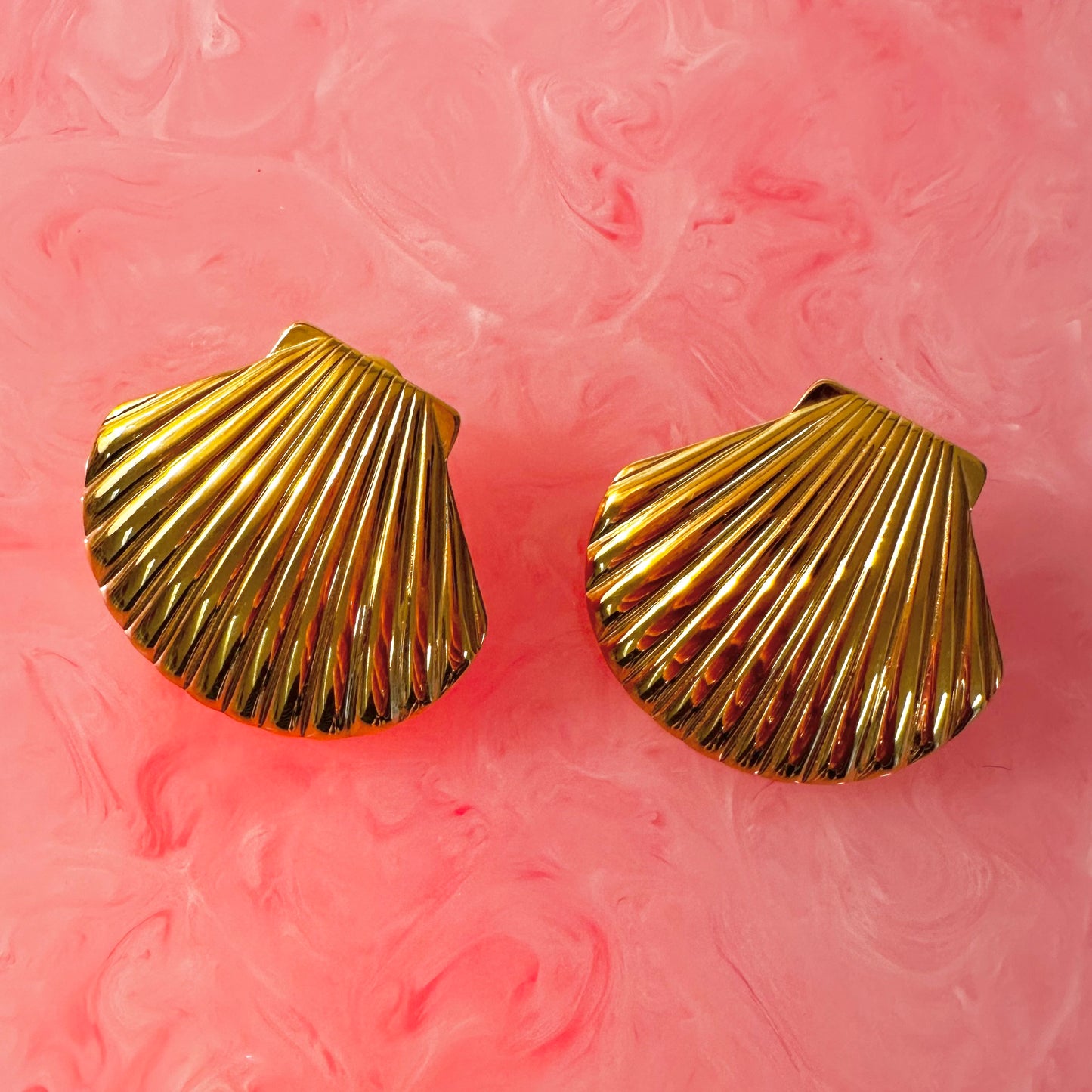 🐚 Golden Statement Shell Stud Earrings