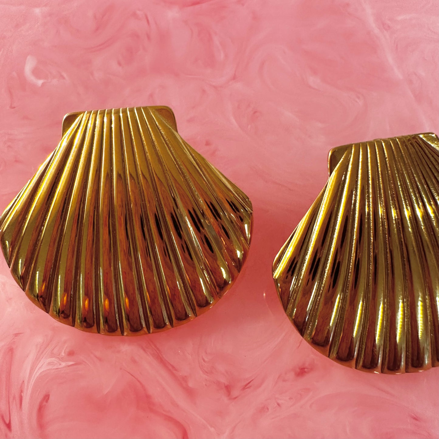 🐚 Golden Statement Shell Stud Earrings